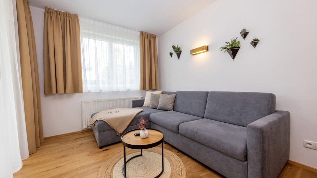 FESH LIVING Wohnzimmer Esstisch Stühle Sofa Sitzecke