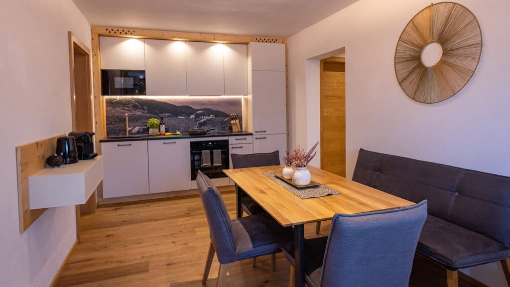 FESH LIVING Küche Geschirrspüler Herd Esstisch