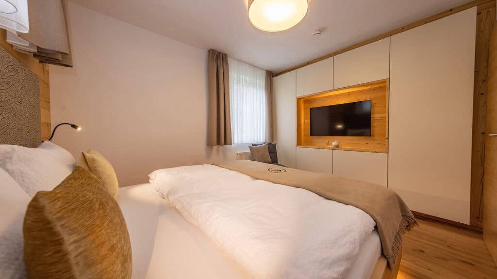 FESH LIVING Schlafzimmer Doppelbett Bett Smart-TV