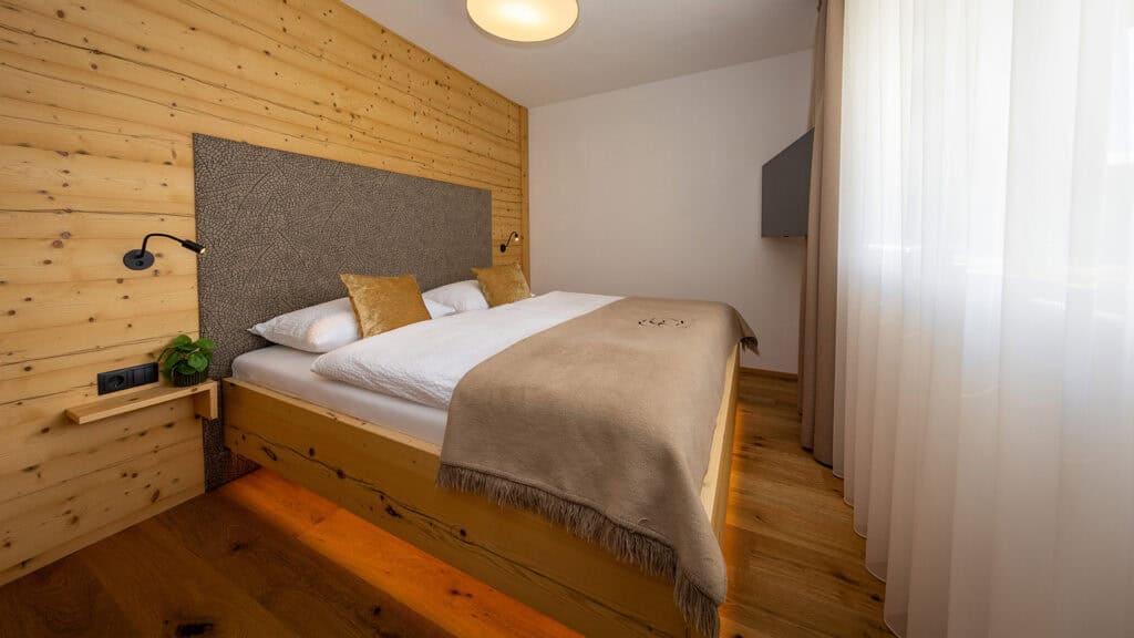 FESH LIVING Schlafzimmer Doppelbett Smart-TV