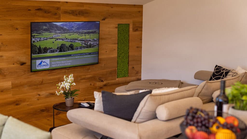 Penthouse 11 Living room Couch Smart-TV