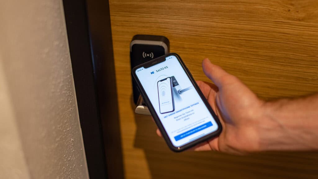 Penthouse Contactless access Checkin own smartphone